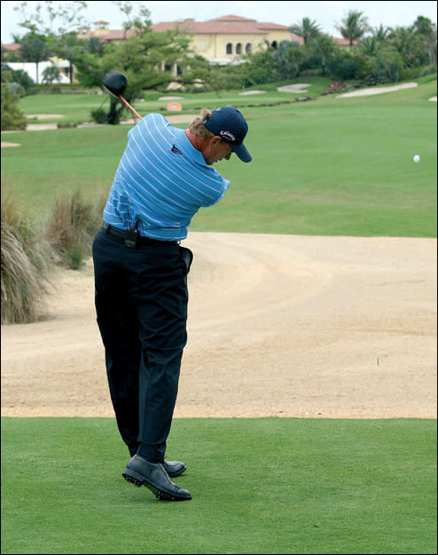 Swing easy, hit hard - Ernie Els Swing Sequence