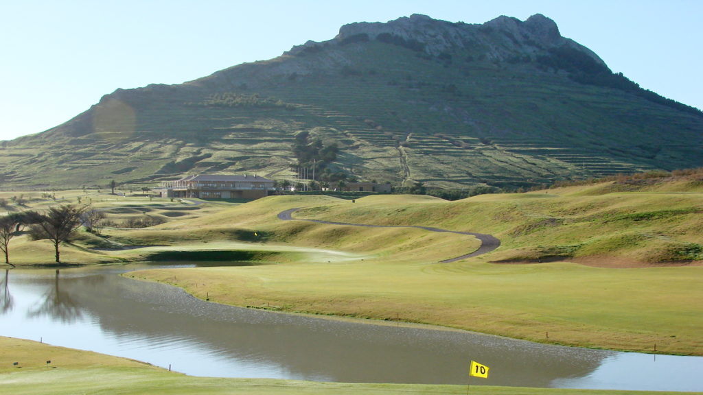 Madeira wins top golf award at World Golf Awards