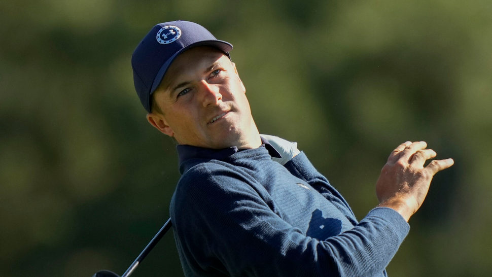 Jordan Spieth suffers injury in bid for grand slam as US PGA returns to Oak Hill