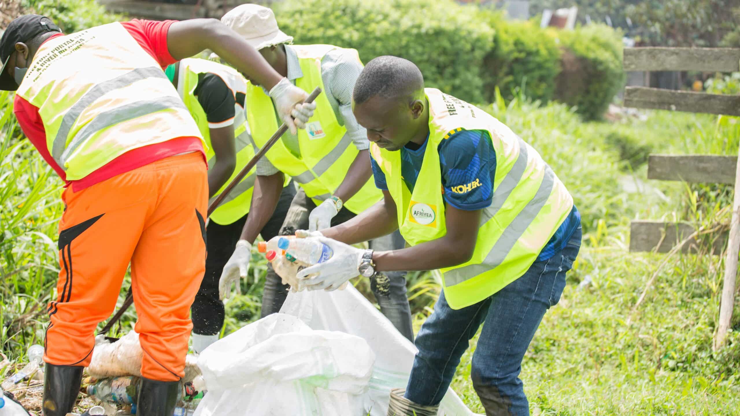 One of the many clean-up and environmental projects run by the Afriyea Golf Academy.