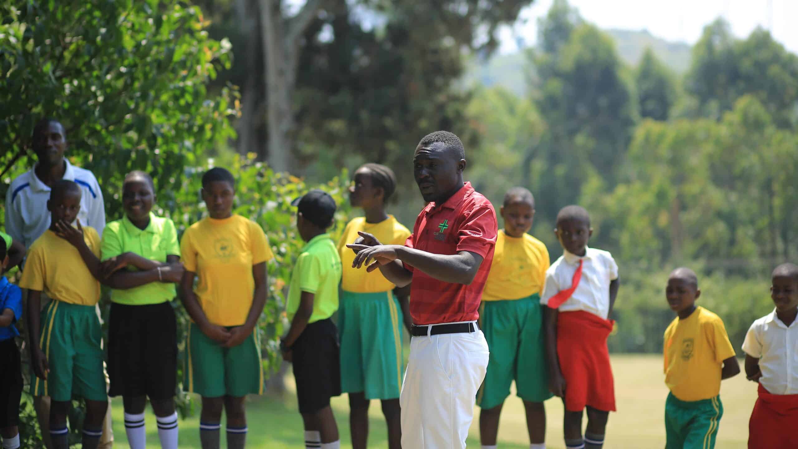 The children of the Afriyea Golf Academy benefit from the expertise of top coaches, such as Stephen Kasaija and Ronald Rugumayo.