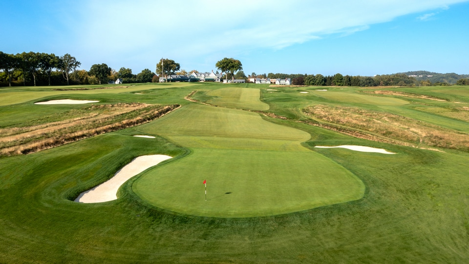The 10th Hole of Oakmont Country Club in the Oakmont, Pennsylvania