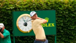 Sam Burns plays his tee shot on the ninth hole during the second round of the 2025 U.S. Open at Oakmont Country Club