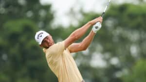 Sam Burns plays his tee shot on the 16th hole during the second round of the 2025 U.S. Open at Oakmont Country Club