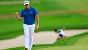 Viktor Hovland reacts to a putt on the 15th green during the third round of the 2025 U.S. Open at Oakmont Country Club